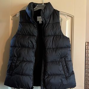 Old Navy Black Puffer Vest